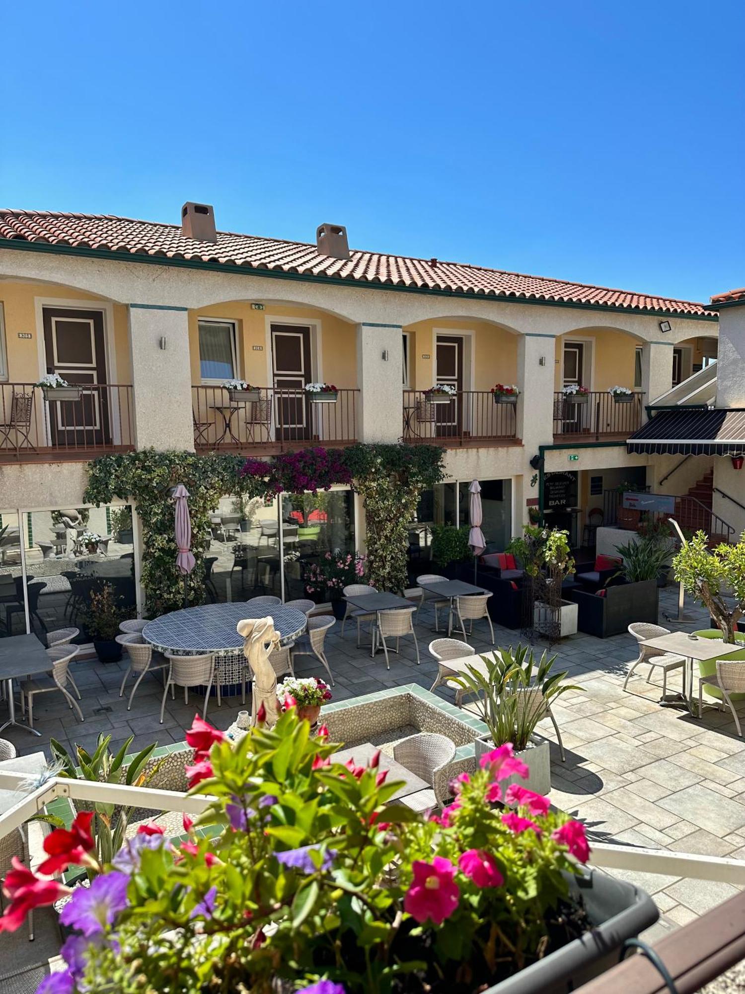 Logis Hotel Les II Mas - Perpignan Sud Cabestany Exterior photo